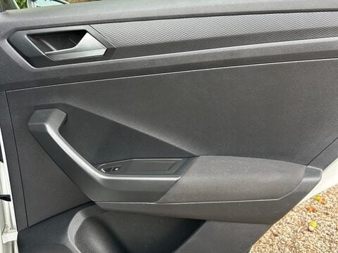 Volkswagen T-Roc 1.0 TSI SE Euro 6 (s/s) 5dr 23