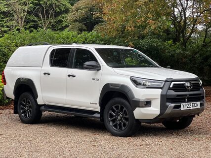 Toyota Hilux 2.8 D-4D Invincible X Auto 4WD Euro 6 (s/s) 4dr