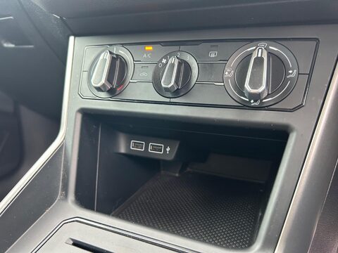 Volkswagen Polo 1.0 SE Euro 6 (s/s) 5dr 17