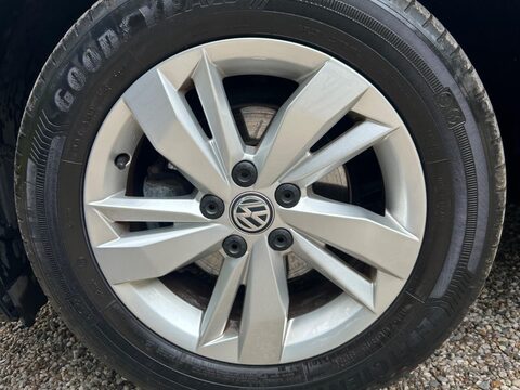 Volkswagen Polo 1.0 SE Euro 6 (s/s) 5dr 25