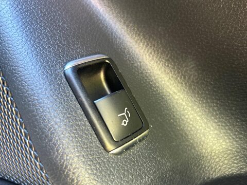 Mercedes-Benz GLA 2.1 GLA200d AMG Line 7G-DCT 4MATIC Euro 6 (s/s) 5dr 24