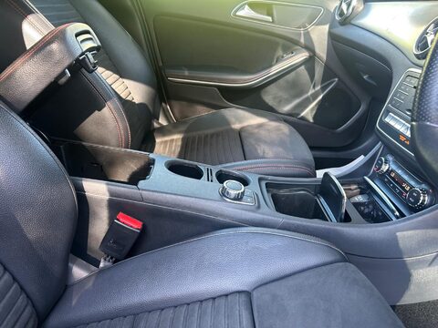 Mercedes-Benz GLA 2.1 GLA200d AMG Line 7G-DCT 4MATIC Euro 6 (s/s) 5dr 61