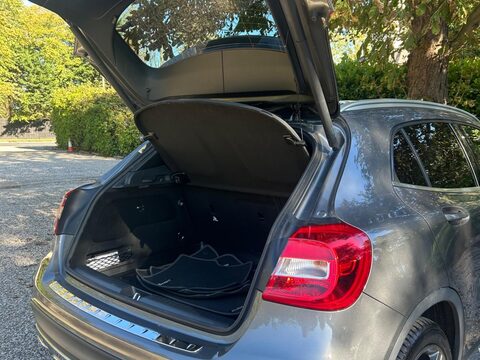 Mercedes-Benz GLA 2.1 GLA200d AMG Line 7G-DCT 4MATIC Euro 6 (s/s) 5dr 55