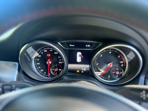 Mercedes-Benz GLA 2.1 GLA200d AMG Line 7G-DCT 4MATIC Euro 6 (s/s) 5dr 38