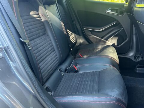 Mercedes-Benz GLA 2.1 GLA200d AMG Line 7G-DCT 4MATIC Euro 6 (s/s) 5dr 21