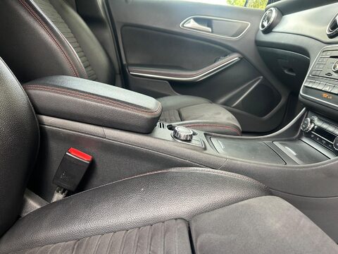 Mercedes-Benz GLA 2.1 GLA220d AMG Line (Premium) 7G-DCT 4MATIC Euro 6 (s/s) 5dr 48