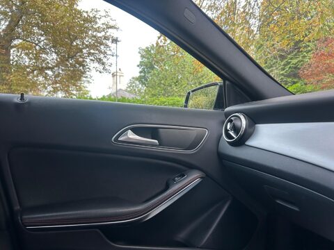 Mercedes-Benz GLA 2.1 GLA220d AMG Line (Premium) 7G-DCT 4MATIC Euro 6 (s/s) 5dr 16