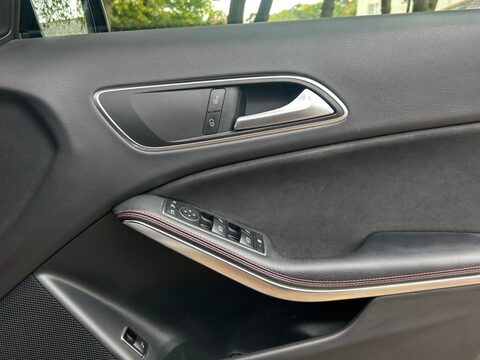 Mercedes-Benz GLA 2.1 GLA220d AMG Line (Premium) 7G-DCT 4MATIC Euro 6 (s/s) 5dr 29