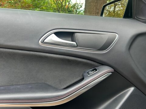 Mercedes-Benz GLA 2.1 GLA220d AMG Line (Premium) 7G-DCT 4MATIC Euro 6 (s/s) 5dr 27