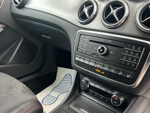 Mercedes-Benz GLA 2.1 GLA220d AMG Line (Premium) 7G-DCT 4MATIC Euro 6 (s/s) 5dr 17