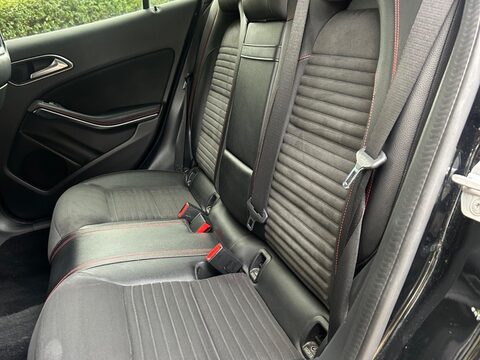 Mercedes-Benz GLA 2.1 GLA220d AMG Line (Premium) 7G-DCT 4MATIC Euro 6 (s/s) 5dr 21