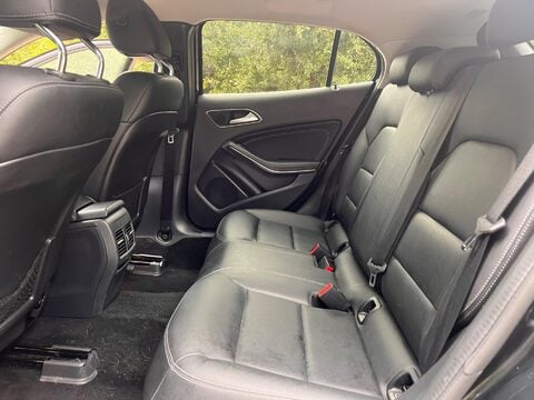 Mercedes-Benz GLA 2.1 GLA200d Sport (Premium) 7G-DCT 4MATIC Euro 6 (s/s) 5dr 18