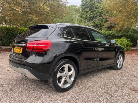 Mercedes-Benz GLA 2.1 GLA200d Sport (Premium) 7G-DCT 4MATIC Euro 6 (s/s) 5dr 9