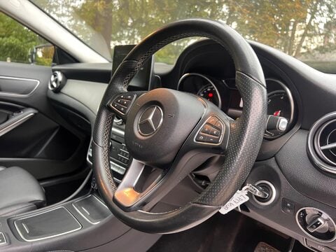 Mercedes-Benz GLA 2.1 GLA200d Sport (Premium) 7G-DCT 4MATIC Euro 6 (s/s) 5dr 39