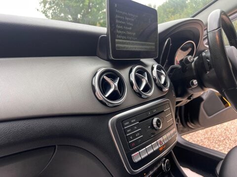 Mercedes-Benz GLA 2.1 GLA200d Sport (Premium) 7G-DCT 4MATIC Euro 6 (s/s) 5dr 10