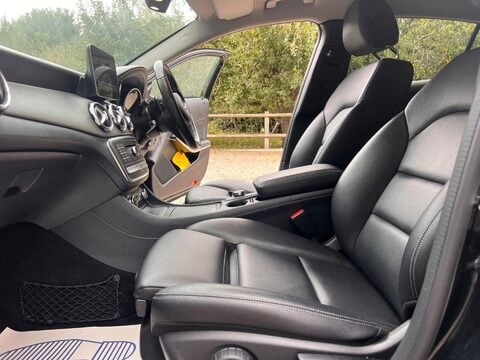 Mercedes-Benz GLA 2.1 GLA200d Sport (Premium) 7G-DCT 4MATIC Euro 6 (s/s) 5dr 32