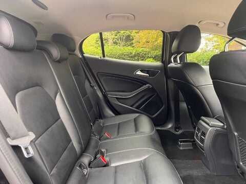 Mercedes-Benz GLA 2.1 GLA200d Sport (Premium) 7G-DCT 4MATIC Euro 6 (s/s) 5dr 16
