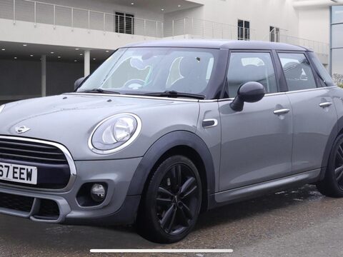 Mini Hatch 1.5 Cooper Auto Euro 6 (s/s) 5dr 5