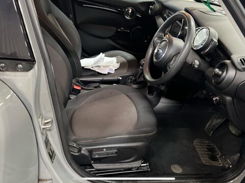 Mini Hatch 1.5 Cooper Auto Euro 6 (s/s) 5dr 7