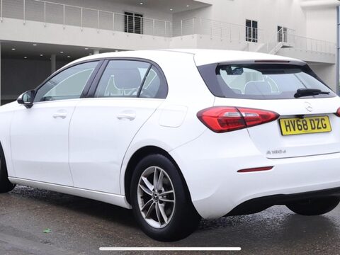 Mercedes-Benz A Class 1.5 A180d SE 7G-DCT Euro 6 (s/s) 5dr 4