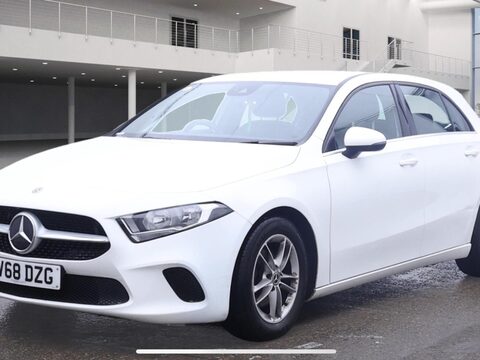 Mercedes-Benz A Class 1.5 A180d SE 7G-DCT Euro 6 (s/s) 5dr 3