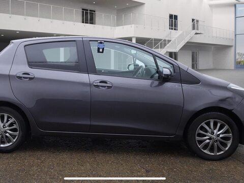 Toyota Yaris 1.33 Dual VVT-i Icon Euro 6 5dr 3