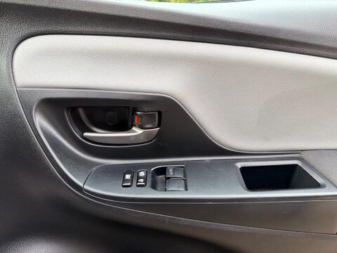 Toyota Yaris 1.33 Dual VVT-i Icon Euro 6 5dr 20