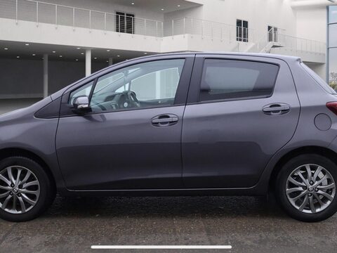 Toyota Yaris 1.33 Dual VVT-i Icon Euro 6 5dr 5