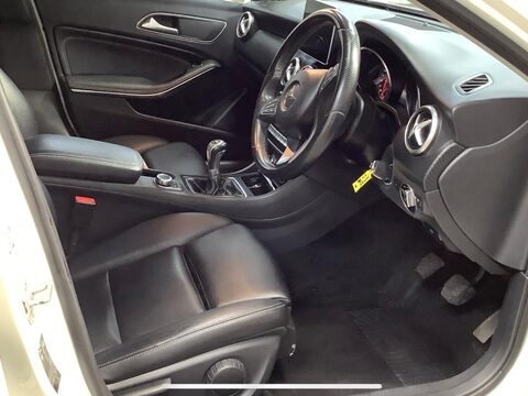 Mercedes-Benz A Class 1.5 A180d Sport Euro 6 (s/s) 5dr 7