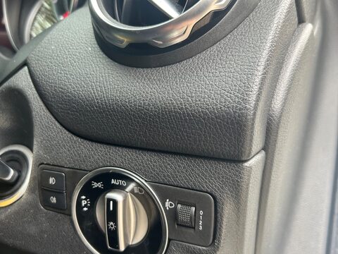 Mercedes-Benz GLA 1.6 GLA200 SE (Executive) Euro 6 (s/s) 5dr 26