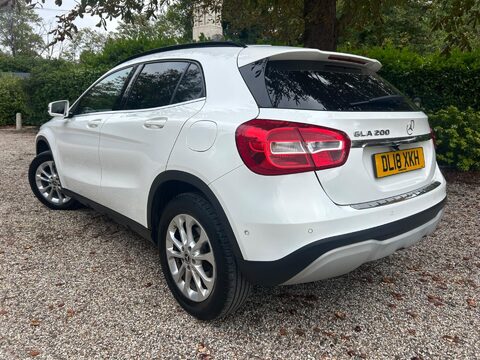 Mercedes-Benz GLA 1.6 GLA200 SE (Executive) Euro 6 (s/s) 5dr 4