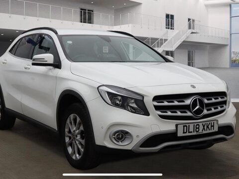 Mercedes-Benz GLA 1.6 GLA200 SE (Executive) Euro 6 (s/s) 5dr 1