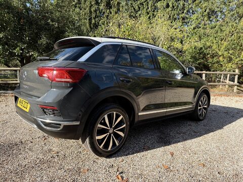 Volkswagen T-Roc 1.0 TSI Design Euro 6 (s/s) 5dr 8