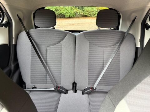 Toyota Aygo 1.0 VVT-i x-plore Euro 6 5dr 17