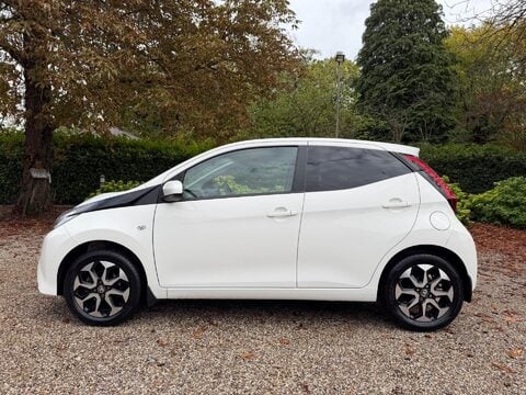 Toyota Aygo 1.0 VVT-i x-plore Euro 6 5dr 5