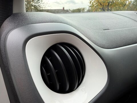 Toyota Aygo 1.0 VVT-i x-plore Euro 6 5dr 23