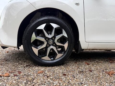 Toyota Aygo 1.0 VVT-i x-plore Euro 6 5dr 32