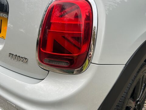 Mini Hatch 1.5 Cooper Sport Steptronic Euro 6 (s/s) 5dr 49