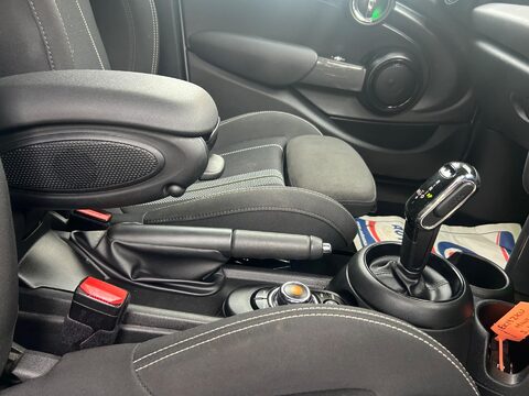 Mini Hatch 1.5 Cooper Sport Steptronic Euro 6 (s/s) 5dr 22