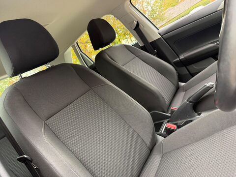 Volkswagen Polo 1.0 TSI SE Euro 6 (s/s) 5dr 39