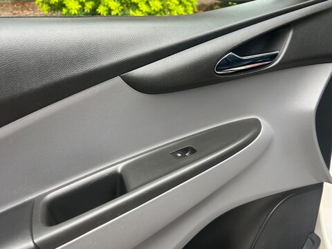 Vauxhall Viva 1.0i SL Euro 6 5dr 31