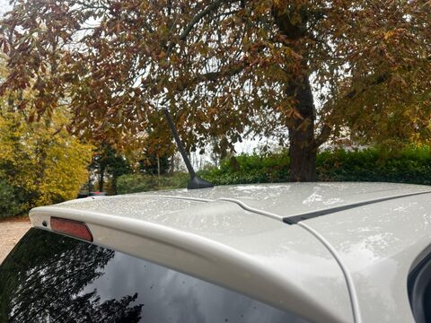 Vauxhall Viva 1.0i SL Euro 6 5dr 40