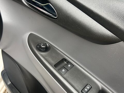 Vauxhall Viva 1.0i SL Euro 6 5dr 32