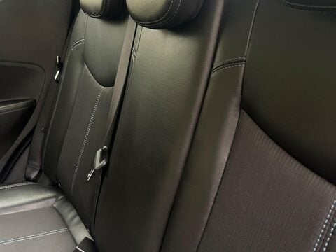 Vauxhall Viva 1.0i SL Euro 6 5dr 23