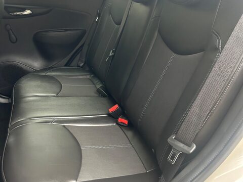 Vauxhall Viva 1.0i SL Euro 6 5dr 25