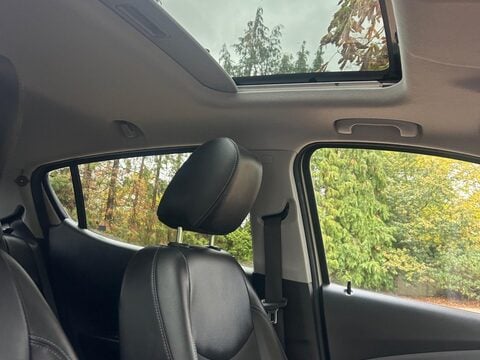 Vauxhall Viva 1.0i SL Euro 6 5dr 27