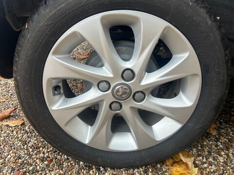 Vauxhall Viva 1.0i SL Euro 6 5dr 37