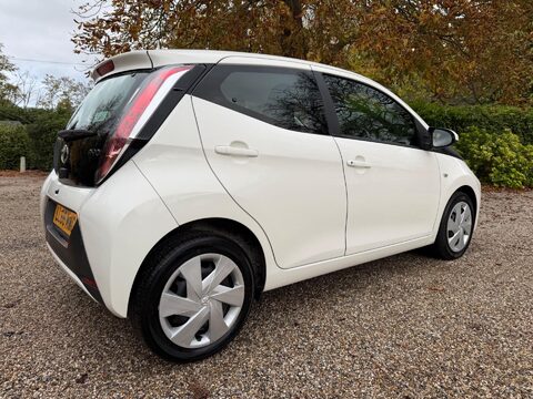 Toyota Aygo 1.0 VVT-i x-play Euro 6 5dr 7