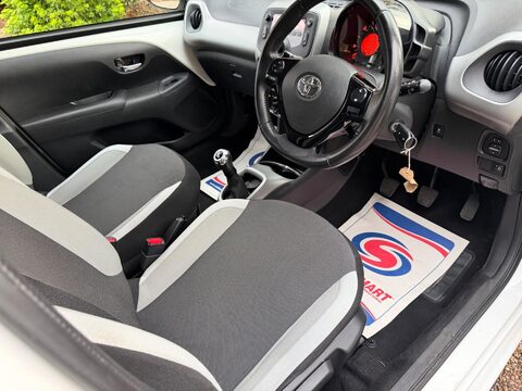 Toyota Aygo 1.0 VVT-i x-play Euro 6 5dr 14
