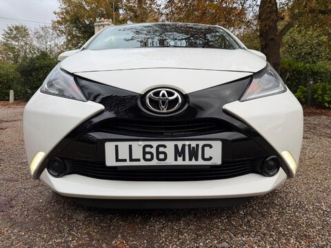 Toyota Aygo 1.0 VVT-i x-play Euro 6 5dr 2